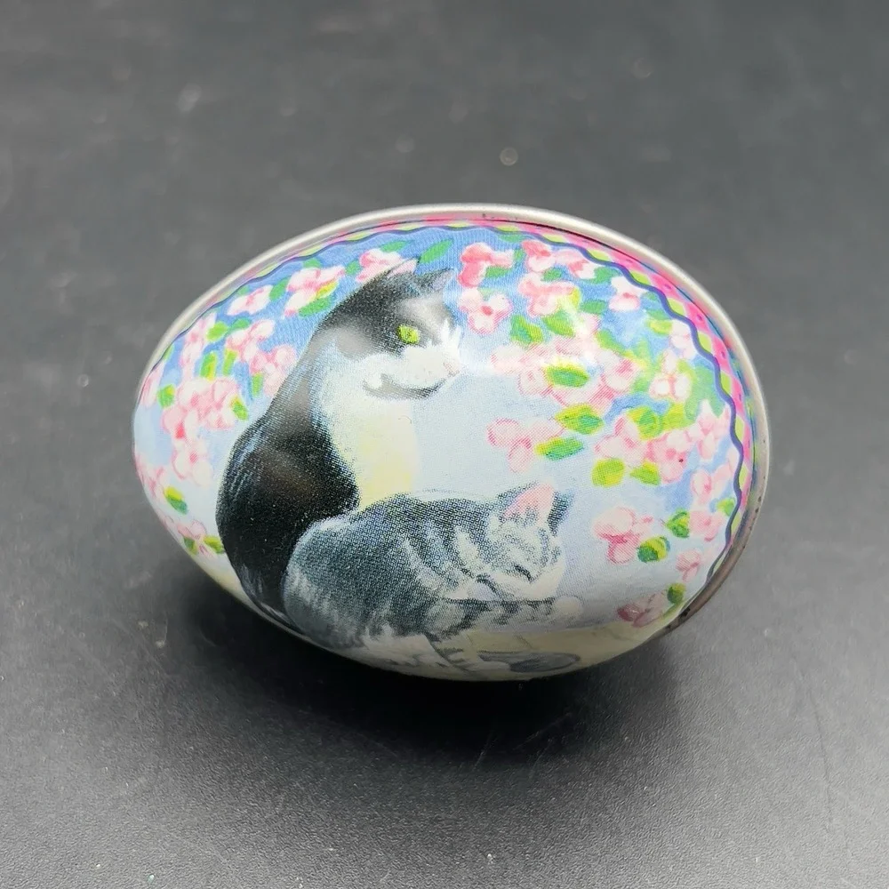 VTG Tin Metal Easter Egg‎ Container w/ Kitty Cat Design Calico Tuxedo Set of 3